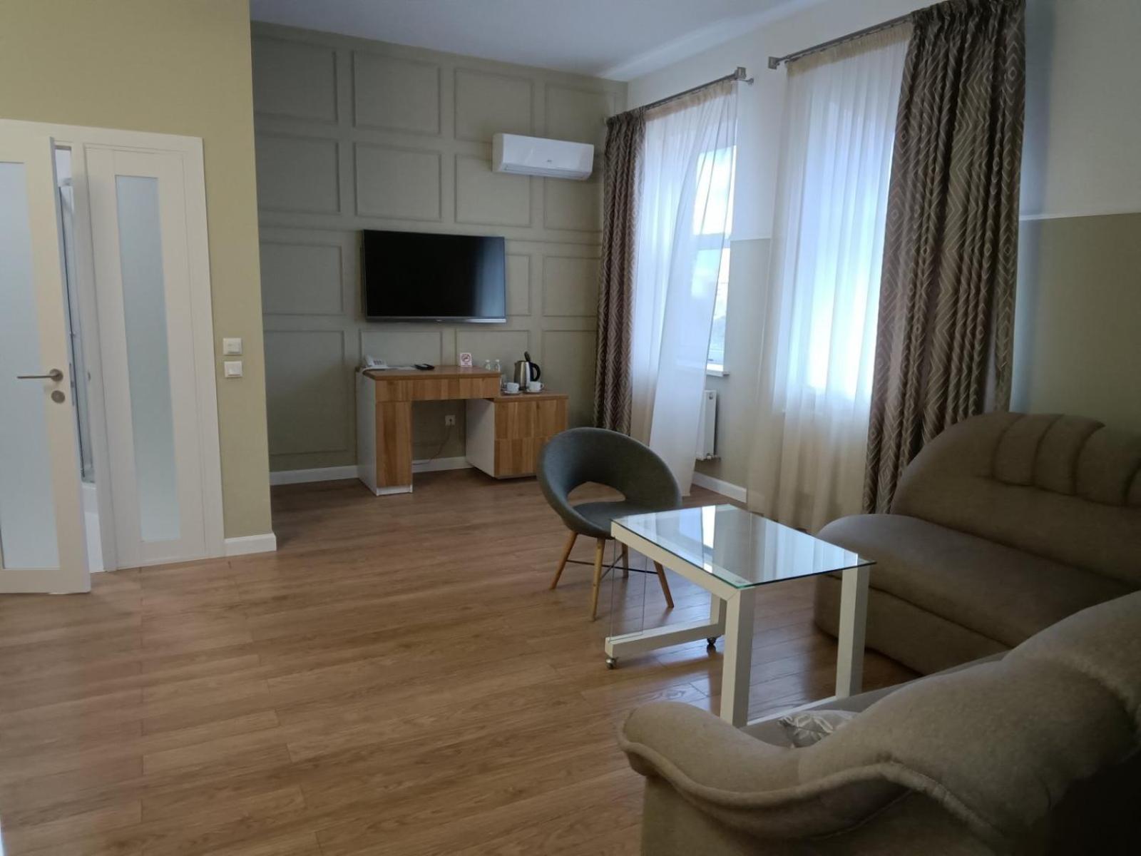 Gosudar Hotel Кропивницкий Екстериор снимка