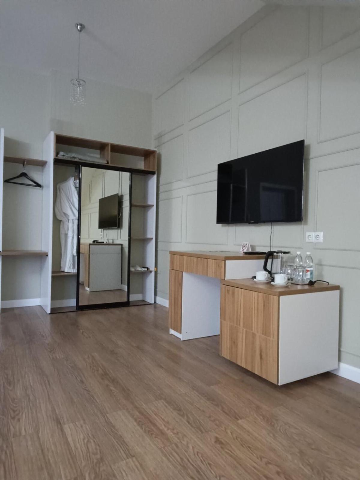 Gosudar Hotel Кропивницкий Екстериор снимка