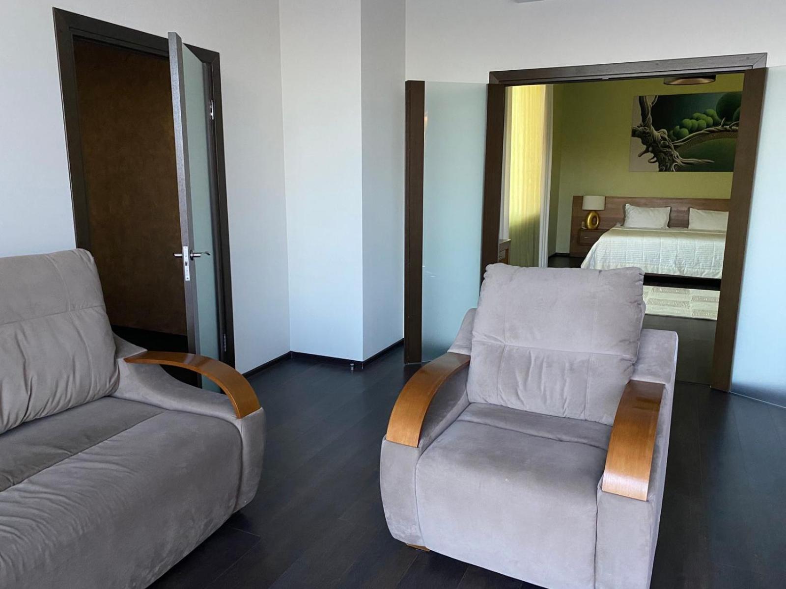 Gosudar Hotel Кропивницкий Екстериор снимка